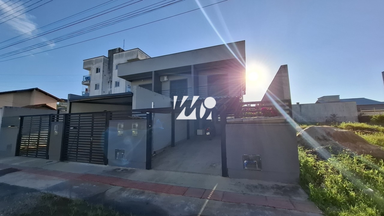 Sobrado Geminado em Aririú, Palhoça. 1 quartos, 115m². Imagem 1 de 20